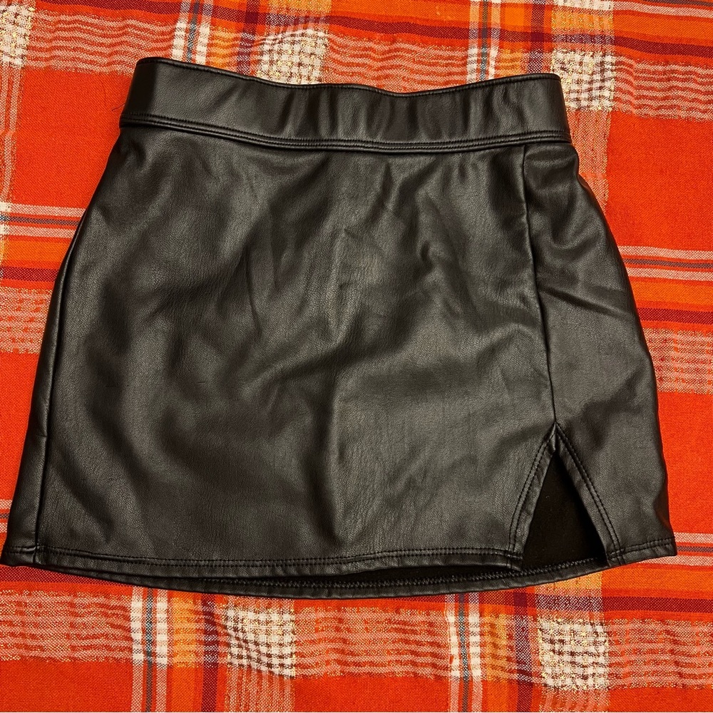 Abercrombie and Fitch kids black ‘leather mini’ skirt 5/6